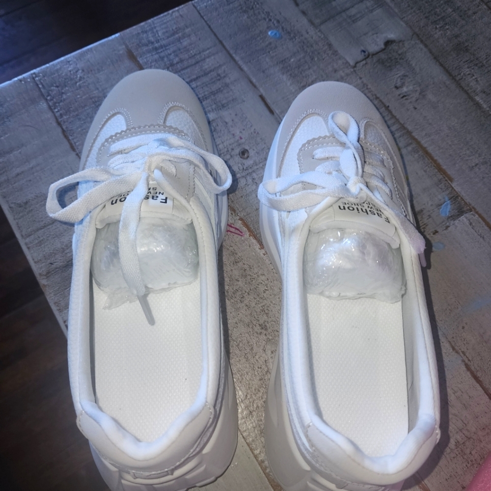 Size 9 women's shoes brand new